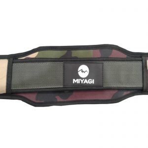 Cinturón camuflado con hebilla sencilla